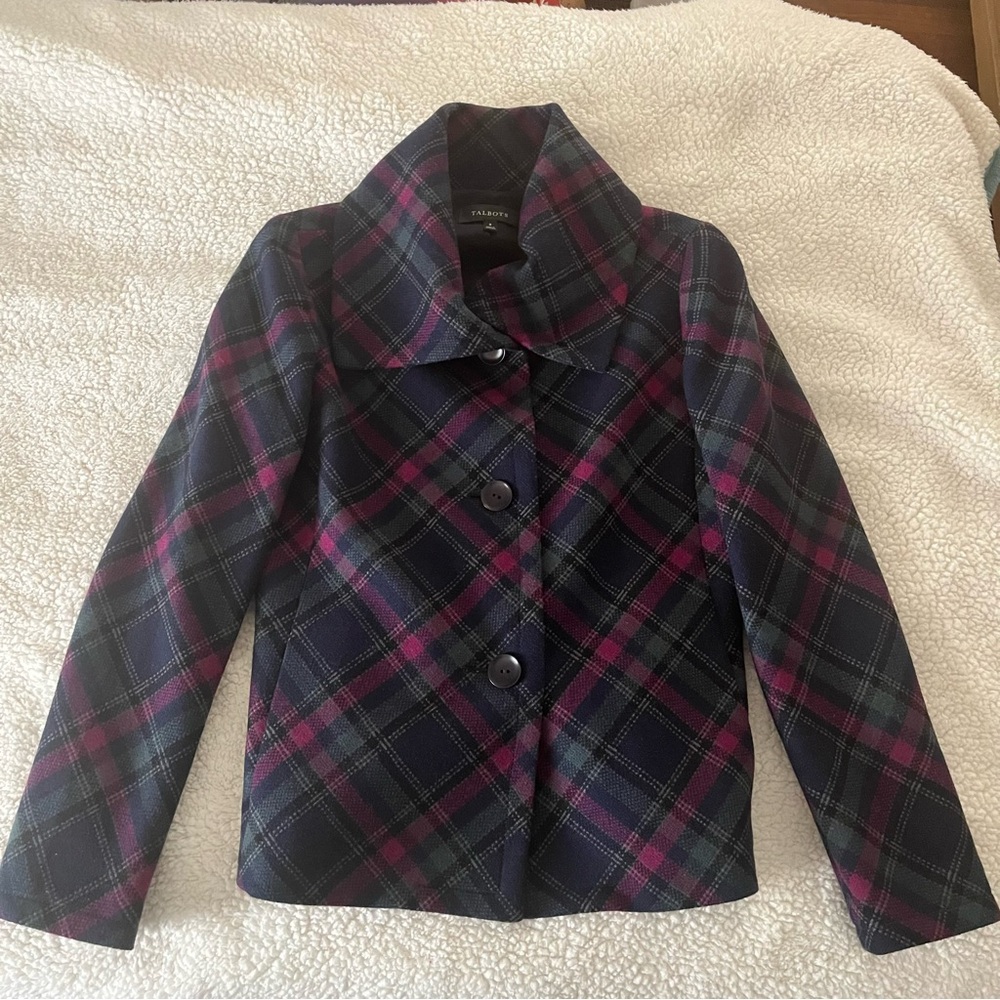 Stylish Talbots size 8, Wool Blend Preppy Chic Excellent Used Condition Peacoat
